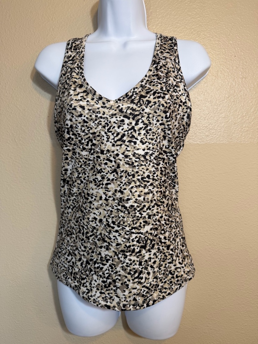 Jessica Simpson Active Sleeveless V-Neck Animal Print Tank Top